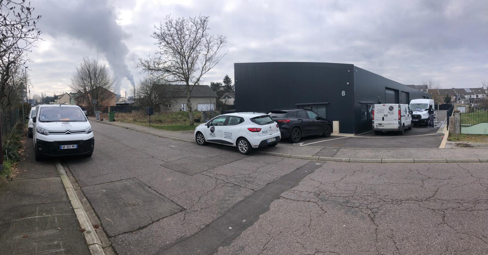 M2E — Photos 1